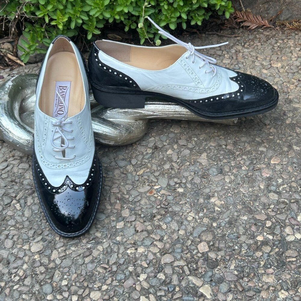 Bandolino Black Patent Leather and White Spectator Oxfords Size 6